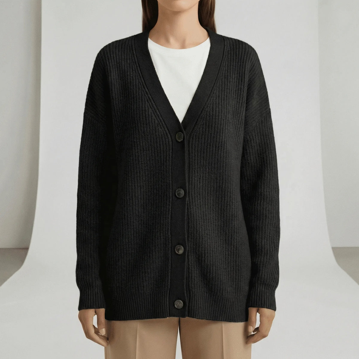 Löst skuren cardigan med knappslå - Jamila