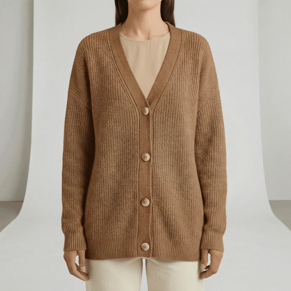 Löst skuren cardigan med knappslå - Jamila