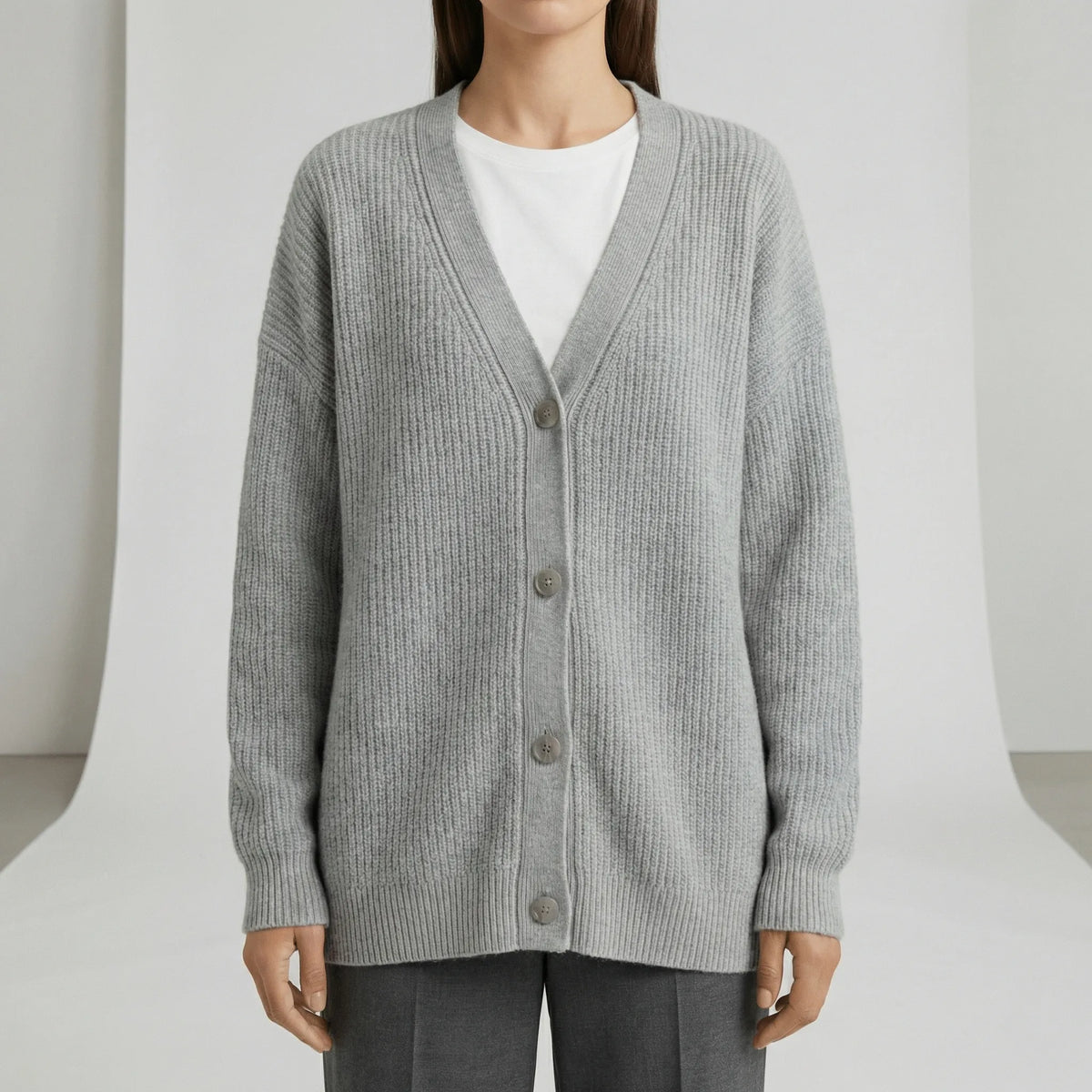 Löst skuren cardigan med knappslå - Jamila